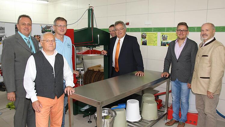 Einweihung des Kelterhauses Foto: Michael Stelzner