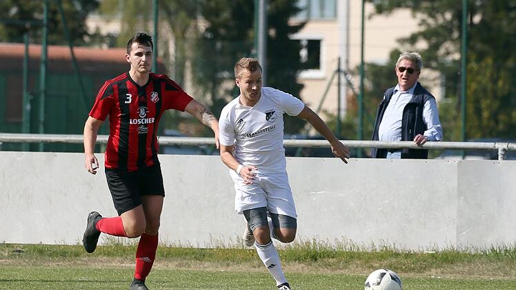 Sebastian Eckel und der TSV R&ouml;ttenbach schenkten der SG Mittelehrenbach/Leutenbach stolze zehn Tore ein. Eckel er&ouml;ffnete das Scheibenschie&szlig;en. Archivfoto: Sportfoto Zink