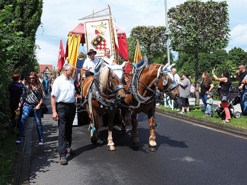 Großer historischer Festzug durch Bad Kissingen!
