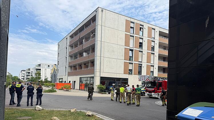 SEK-Einsatz an Universit&auml;tsgel&auml;nde in Bamberg: Mann z&uuml;ckt Messer und verschanzt sich in eigener Wohnung