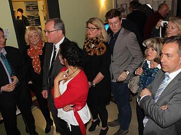 Die Spitzenkandidaten der Landrats- und Kreistagswahlen in Erlangen-Höchstadt warteten gespannt auf die Ergebnisse. Foto: Andreas Dorsch