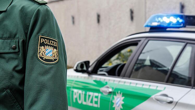 Unfall in Kulmbach: Eingeschlafen und gegen Br&uuml;ckenpfeiler gefahren Symbolbild: Christopher Schulz