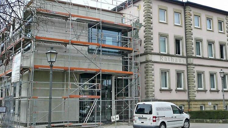 Der An- und Umbau des Rathauses zählt zu den großen Projekten der Gemeinde Michelau. Im Haushalt 2014 sind dafür 1,59 Millionen Euro eingeplant. Foto: Ramona Popp