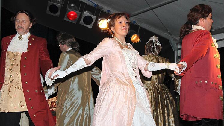 Barocke Tänze in Perfektion präsentierte die Barocktanzgruppe "Les amis de la danse baroque" aus Dresden.