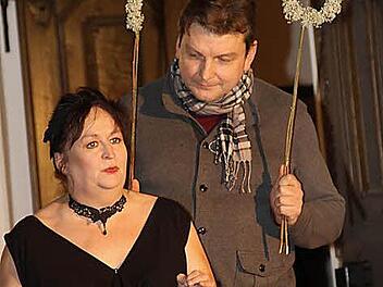 Unschwer zu erkennen: Lizzy Aumeier und ihr Damen-Salonorchester waren bereits das zehnte Mal zu Gast bei der Kulturinitiative Bad Staffelstein; mit im Bild ist ihr Ehemann Andreas Stock.  Foto: Gerda Völk