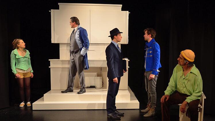 Anna Schindlbeck, Marc Marchand, Vincenzo Tatti, Lukas Redemann und  Ingo Pfeiffer in "Kabale und Liebe". Sebastian Worch