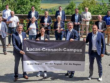 Die Teilnehmer an der Klausurtagung auf Kloster Banz hatten in kurzer Zeit einen Roten Faden für das Projekt gefunden. Foto: LCC KU
