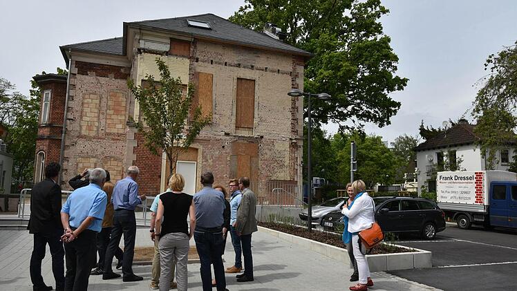 Die Generalsanierung der "Schricker-Villa" steht noch bevor, hier soll später einmal die Verwaltung der Rückertschule einziehen.