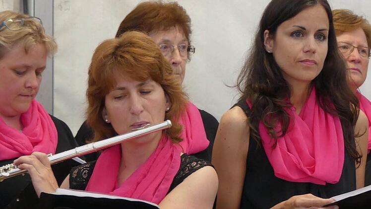 Mit Flöte und Trommeln im Einsatz; die Schola Maria Magdalena aus Bischwind. Foto: Michael Kaffer