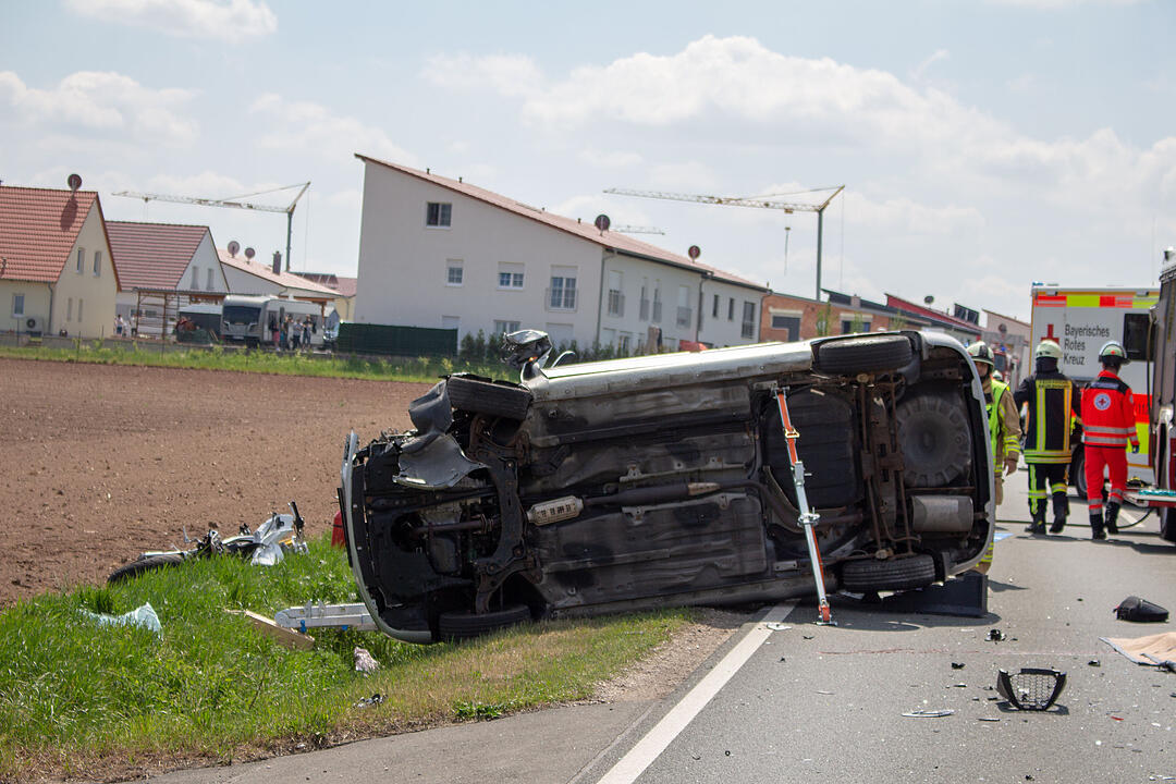 Motorradfahrer stirbt bei Crash im Gegenverkehr im Kreis Fürth