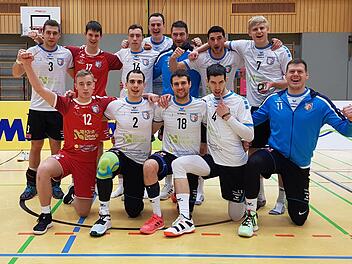 Mit diesem Siegerbild verabschieden sich die Hammelburg Volleys aus einem erfolgreichen Sportjahr 2021. Foto: Jens Feistel