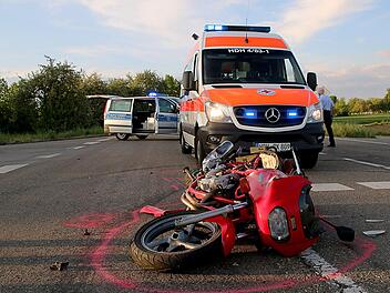 Zu einem schweren Unfall, an dem ausschlie&szlig;lich Motorradfahrer beteiligt waren, kam es am Sonntagnachmittag nahe Bischofsheim. Symbolfoto: Mario Obeser/obeser-media/dpa