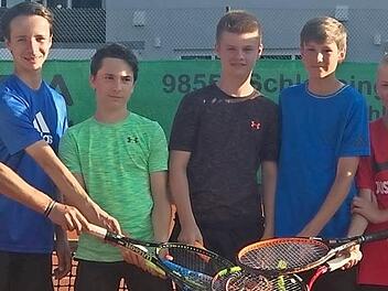 Das Erfolgsteam des TSV Mönchröden (von links): Trainer Patrick Siebert, Valentino Spirito, Felix Weingarth, Felix Brune, Tizian Weiß, Maurice Hegele und Trainerin Beate Herrgott. Foto: Matthias Forkel