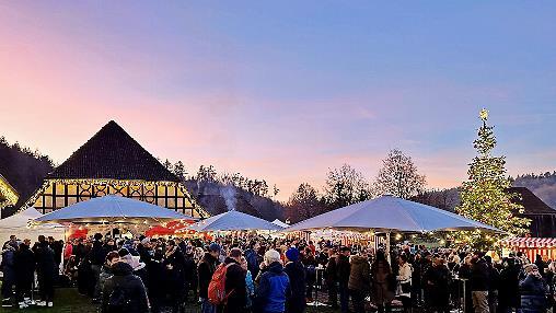 Fachwerk und Lichterglanz erwarten die Besucher der Ahorner Dorfweihnacht am Sonntag.
