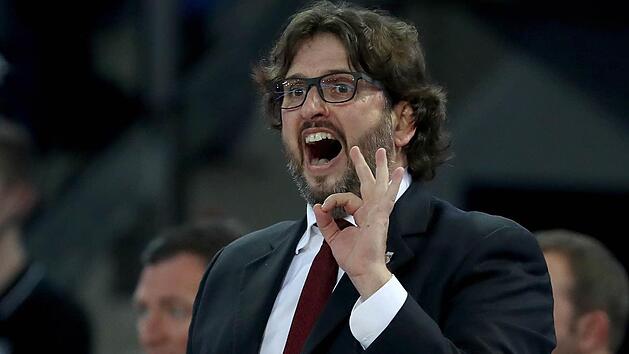 Der Bamberger Trainer Andrea Trinchieri darf sich vermutlich demn&auml;chst &uuml;ber einen Neuzugang freuen. Foto: Daniel Karmann/dpa