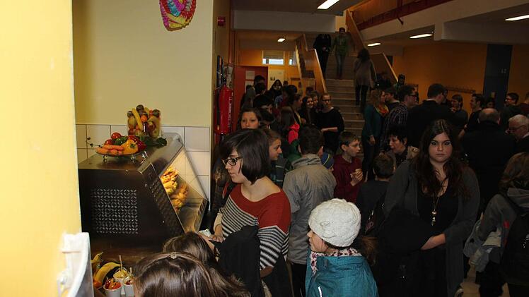 Lange Warteschlange zeugen von der Beliebtheit des Pausenangebots.