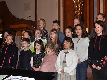 Die Nüdlinger Spatzen beim Adventskonzert in der Nüdlinger Pfarrkirche.Arthur Stollberger