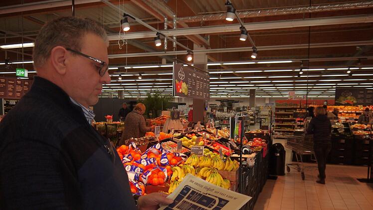 Im Real-Markt in Kronach wird derzeit umgebaut. Geschäftsleiter Manfred Schäff blickt auf die neue Marktstruktur. Foto: Rebecca Vogt