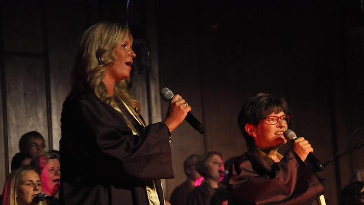 Als Duo Nicole Fischer und Evi Kiesel. Foto: Peter Klopf