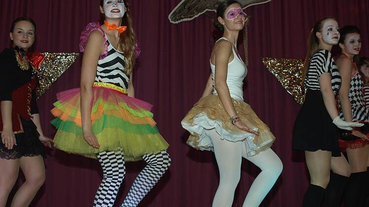 FC-Fasching in Rottershausen mit viel Tanz, Gesang und Sketchen. Foto: Stefan Geiger