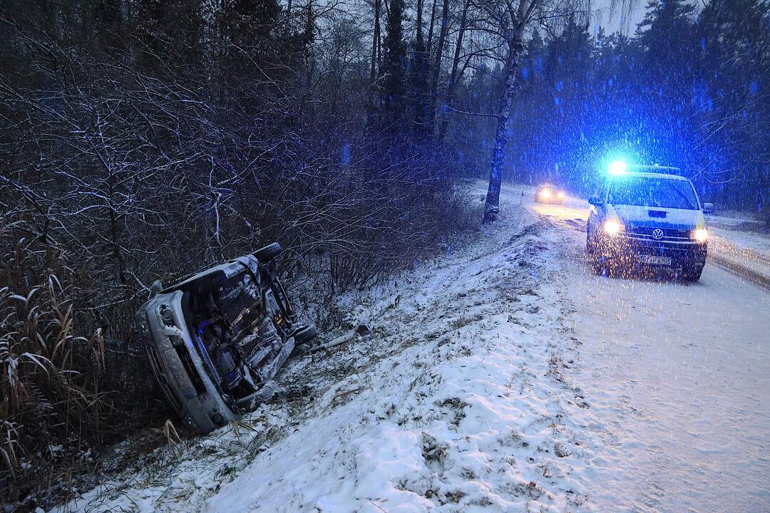 Straßen Oberfrankens werden nach starkem Schneefall zu Rutschpisten