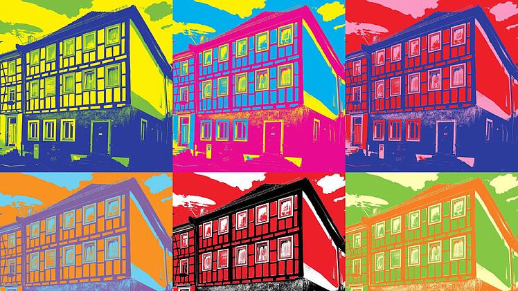 Das frühere Postamt auf dem Marktplatz, mit dem Computerprogramm  "Pop-Art-Studio" in Andy-Walhol-Manier farblich verfremdet. Foto: Dieter  Britz