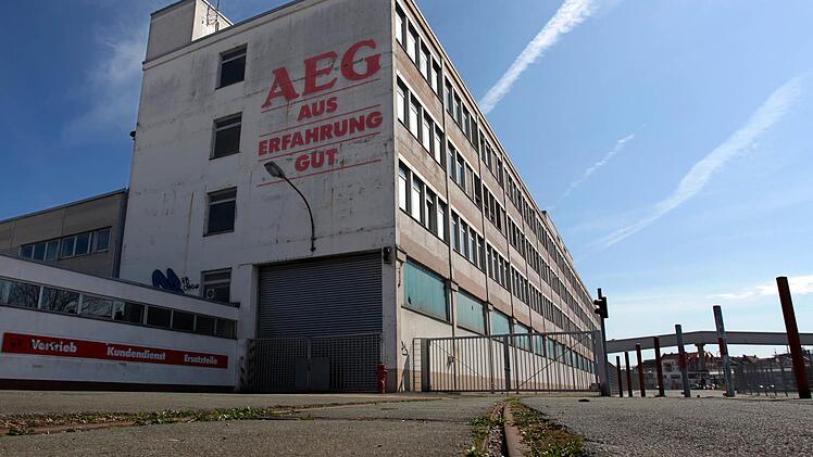 Blick über einen Teil des Geländes des Elektrogeräte-Herstellers AEG in Nürnberg. Foto: Daniel Karmann/dpa