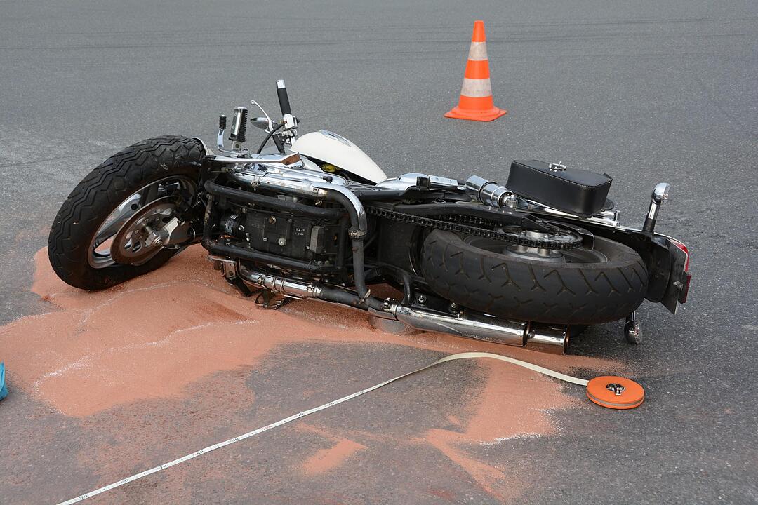 Kreis Kulmbach: Lkw-Fahrer übersieht Motorradfahrerin bei Wirsberg