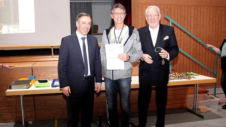 Turnerschaft 1861 Herzogenaurach, vertreten durch Peter Müller,  1. Platz im Mehrkampf beim Deutschen Turnfest in  Berlin   Foto: Richard Sänger