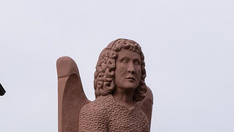 Statue des Heiligen Michael