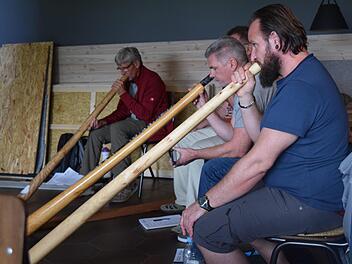 Bei den Didgeridoo Sound Days können Didgeridoo-Spieler ihre Spieltechnik in Workshops verbessern. Foto: Daniela Pondelicek