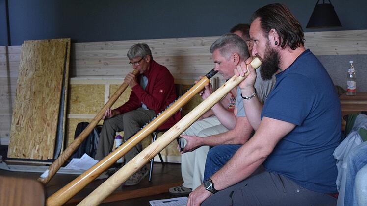 Bei den Didgeridoo Sound Days können Didgeridoo-Spieler ihre Spieltechnik in Workshops verbessern. Foto: Daniela Pondelicek