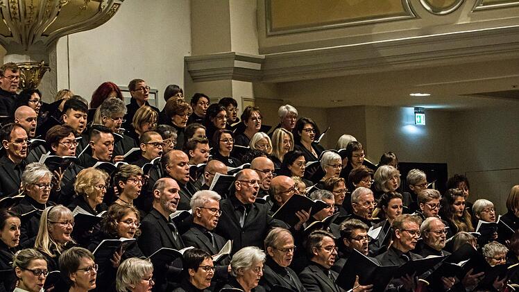 Eine eindringliche Aufführung von Giuseppe Verdis Requiem erlebten zahlreiche Zuhörer in der Coburger Morizkirche.Foto: Jochen Berger
