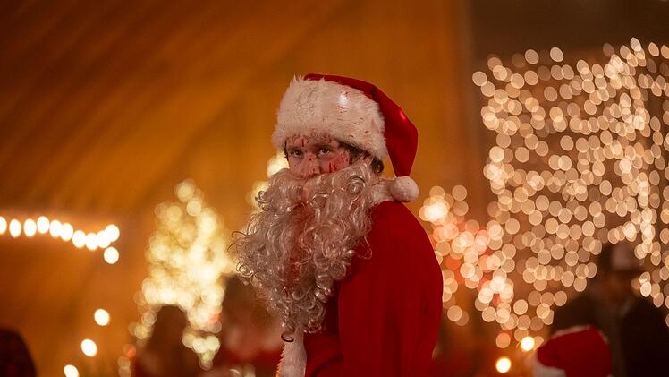 Billy (Rohan Campbell) ist eigentlich ein sehr umg&auml;nglicher Typ. Nur nicht in der Weihnachtszeit, wenn er als Santa verkleidet Jagd auf "unartige" Menschen macht ...