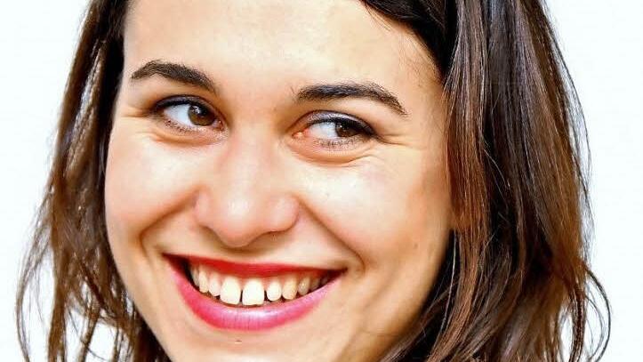 Mia Pittroff wirbt von Berlin aus für den urfränkischen Humor. Foto: Anke Bornmann