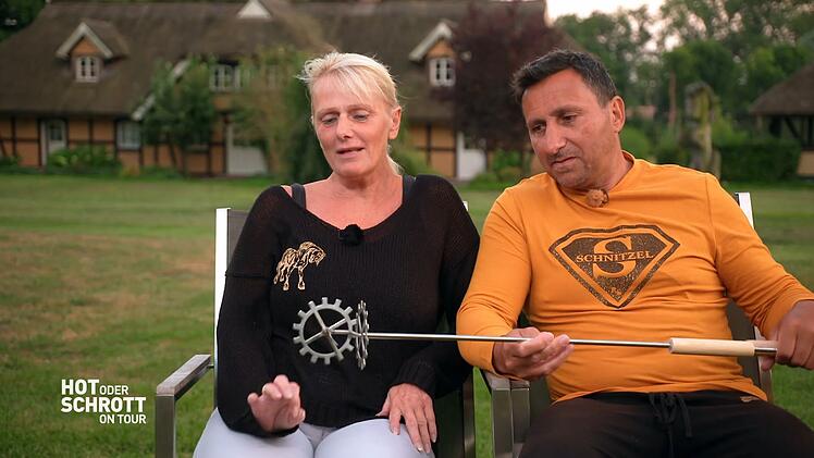 Der "Gyroaster" für Marshmallows überzeugt Steffi und Roland Bartsch nicht.