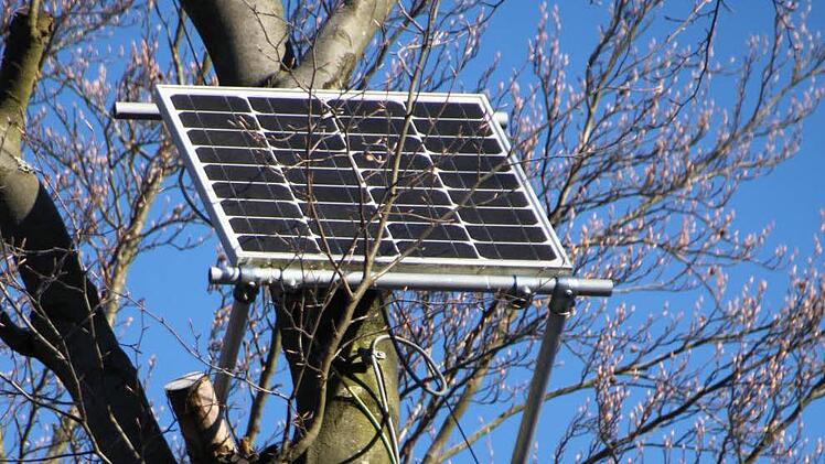 Die Energie holt sich die Station gleich direkt bei der Sonne.