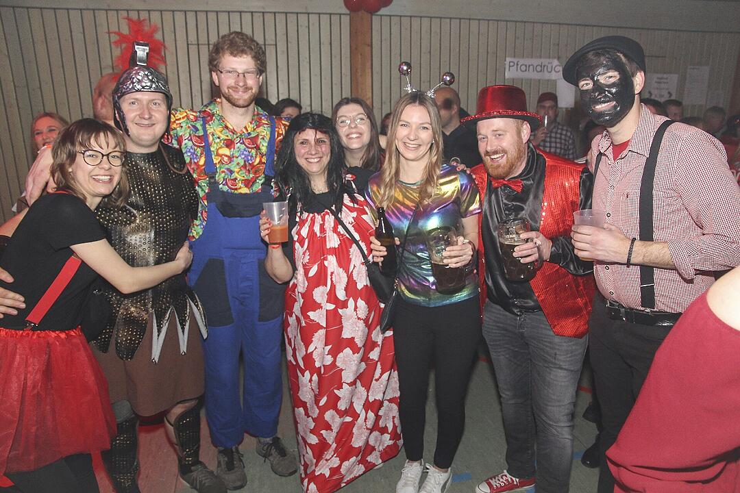 Faschingsparty vom Feinsten in der Stadthalle Stadtsteinach.