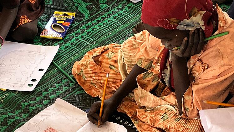 Fl&uuml;chtlingslager Aboutengu&eacute; im Tschad - Kinderschutzzone