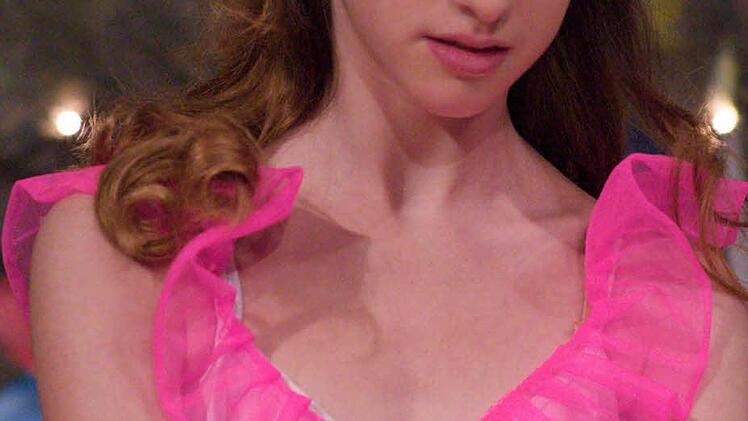 Die Hauptrolle der Marie wird von der erst 14-jährigen Alena Dilman getanzt.