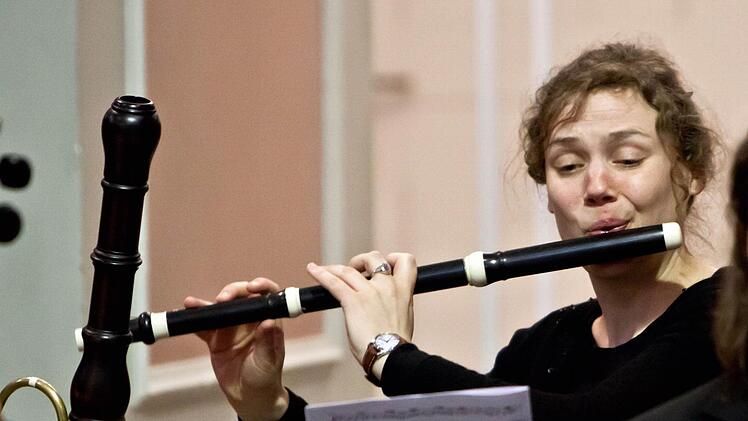 Leevke Hinrichs an der Traversflöte