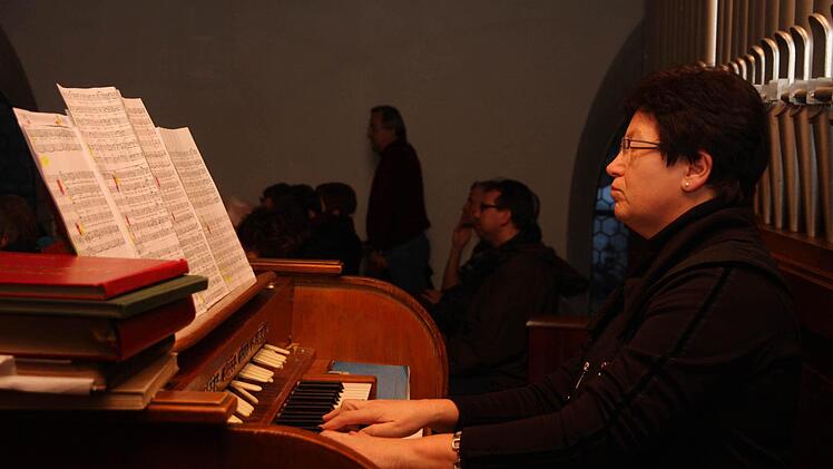 Organistin Veronika Weiß