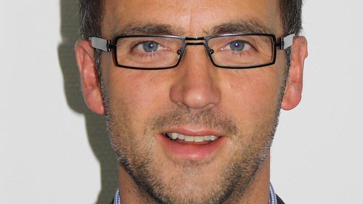 "Ich war überrascht, in welch gutem baulichen Zustand die drei Bäder sind und wie es gelingt, hier privates Kapital miteinzubinden", sagt Jürgen Metz, Wirtschaftsförder des Landkreises Bad Kissingen. Auch für Bad Kissingen würde er sich mehr private Investoren wünschen - "nicht nur für das Steigenberger". Von der Bewerbung Bad Kissingens zusammen mit den drei böhmischen Bädern erhofft sich der Wirtschaftsförder positive Impulse für die gesamte Region: "Das kann nur gut sein." Bereits jetzt ge...