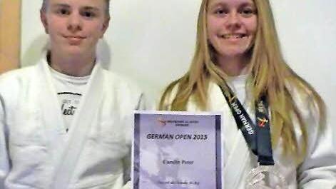 Marvin und Carolin Peter nahmen an der German Open im Ju-Jutsu teil. Carolin belegte den sehr guten zweiten Platz. Foto: Heike Schülein
