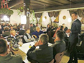 Thomas Silberhorn (r.) bei seinem Vortrag in Weingarts Foto: Franz Galster