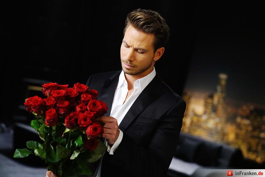 Der Bachelor 2017 - das große Kennenlernen