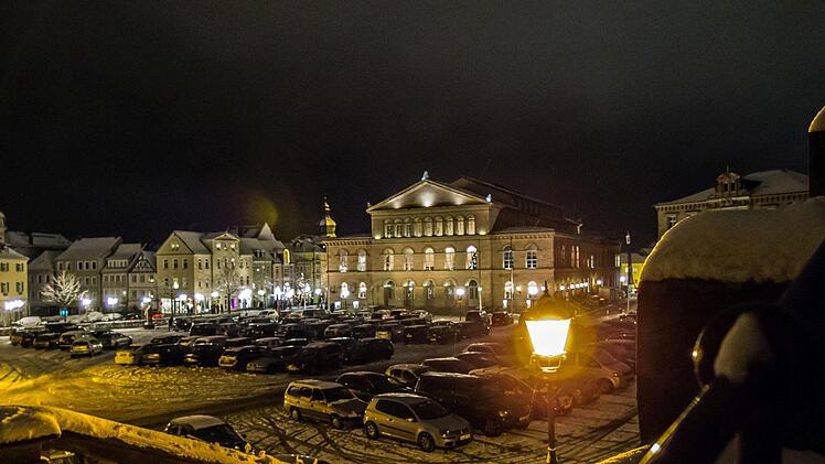 Coburger Winter-Impressionen: Blick auf den verschneiten Schlossplatz am Samstag.Foto: Jochen Berger