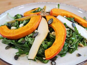 Herbstsalat mit gebackenem Kürbis &#038; Birne