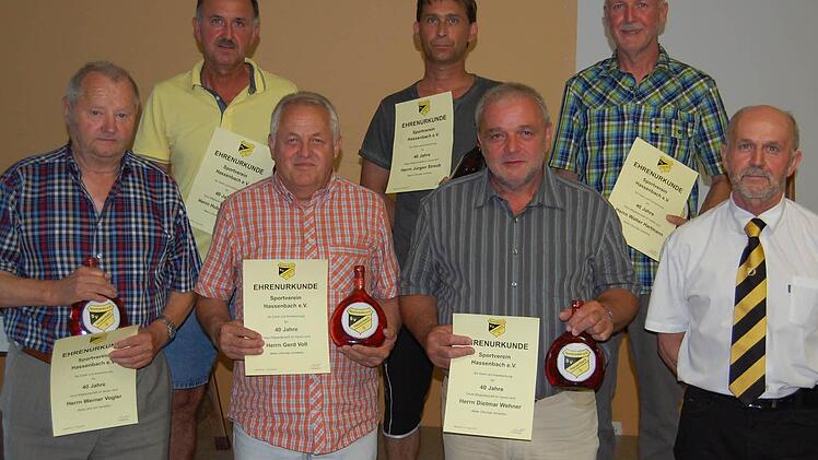 Seit 40 Jahren dabei: Werner Vogler, Hubert Schmitt, Gerd Voll, Jürgen Straub, Dietmar Wehner, Walter Hartmann, Reinhold Schmitt.