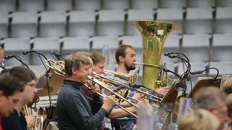 Impressionen von der Generalprobe für die Handball-Sinfonie in der HUK-Arena mit dem Philharmonischen Orchester Landestheater CoburgFoto: Jochen Berger
